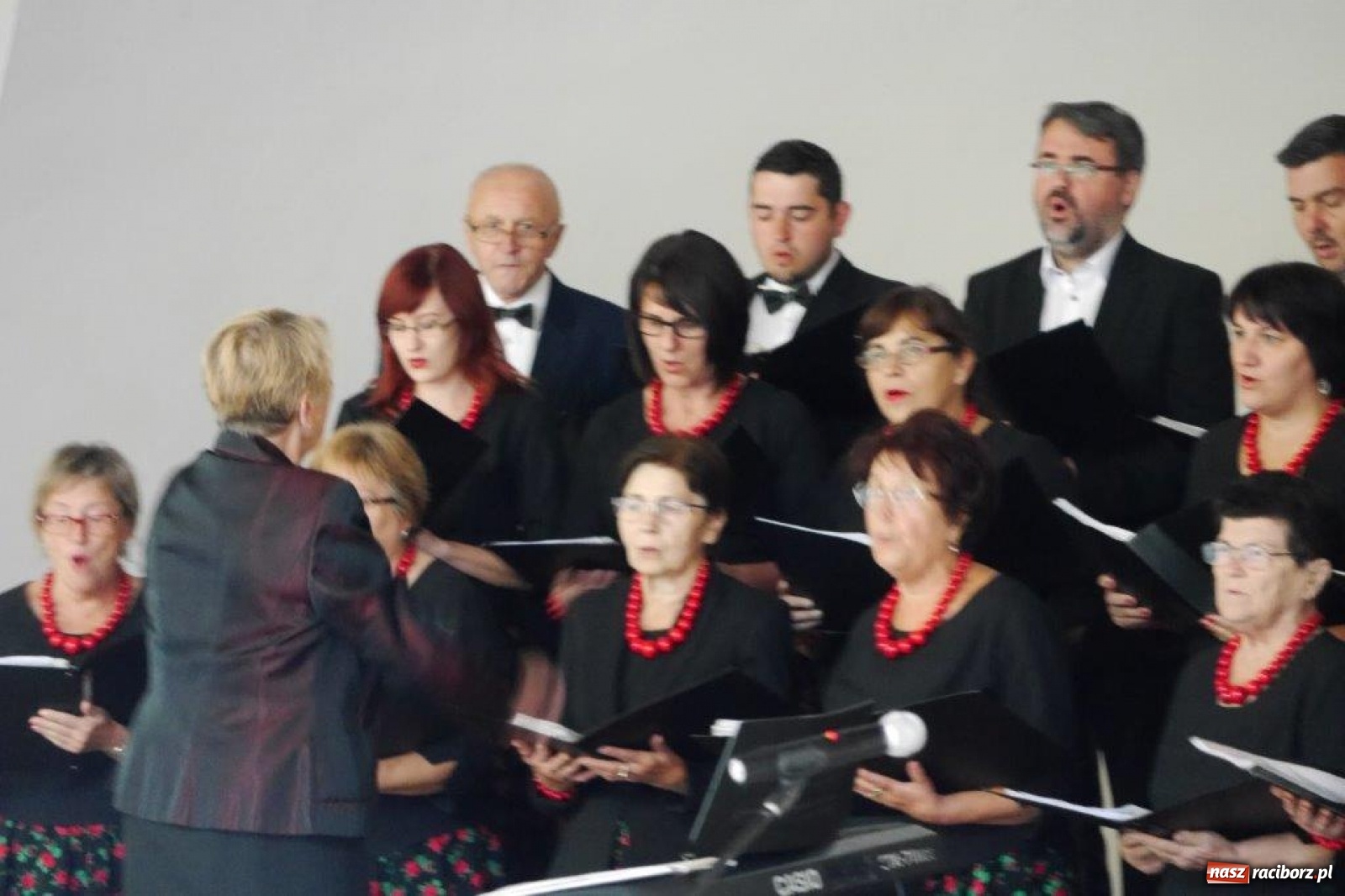 Zdjęcie w galerii na portalu naszraciborz.pl: W Rudach zaśpiewali ku pamięci Juliusza Rogera [FOTO] wiadomości z regionu