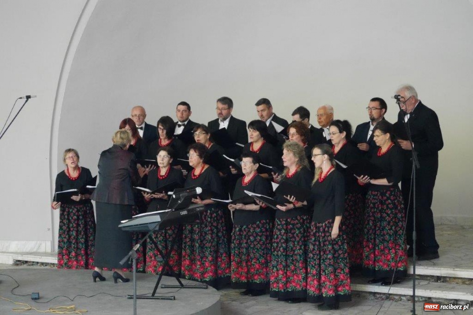 Zdjęcie w galerii na portalu naszraciborz.pl: W Rudach zaśpiewali ku pamięci Juliusza Rogera [FOTO] wiadomości z regionu