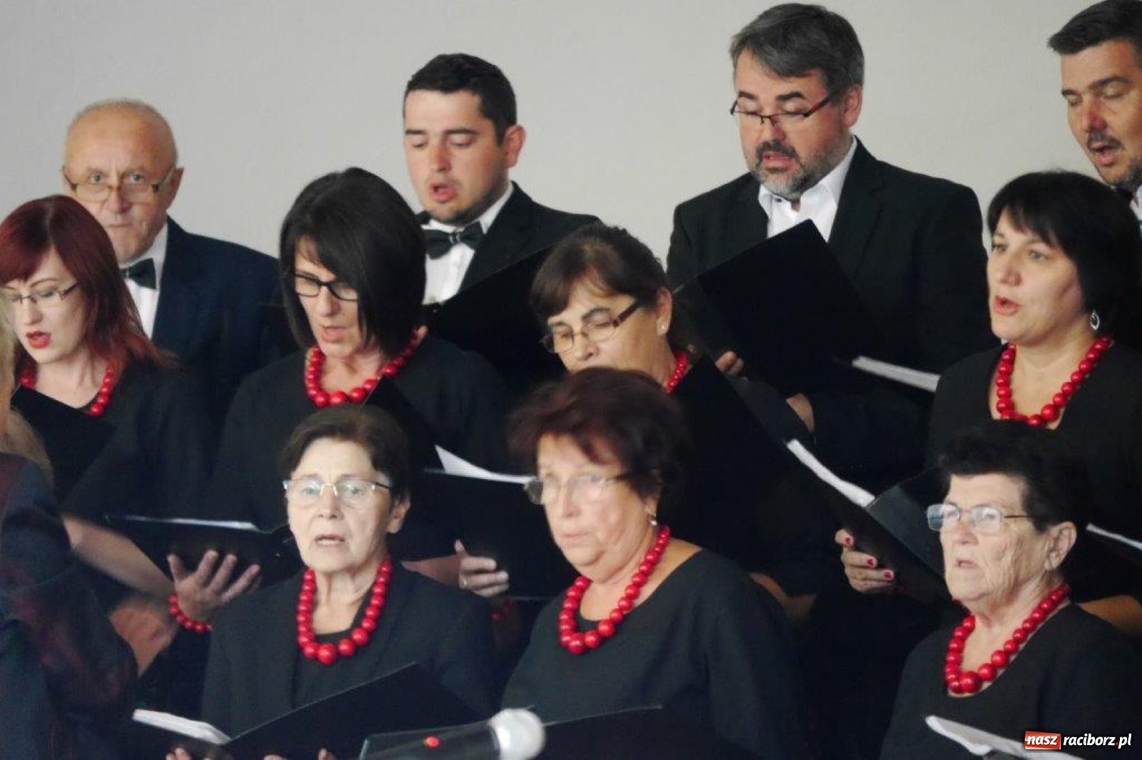Zdjęcie w galerii na portalu naszraciborz.pl: W Rudach zaśpiewali ku pamięci Juliusza Rogera [FOTO] wiadomości z regionu