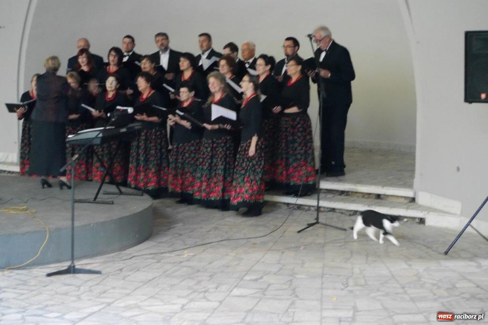 Zdjęcie w galerii na portalu naszraciborz.pl: W Rudach zaśpiewali ku pamięci Juliusza Rogera [FOTO] wiadomości z regionu