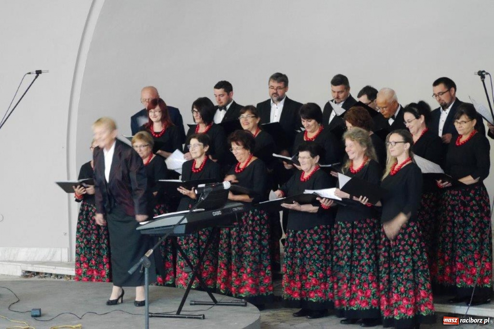 Zdjęcie w galerii na portalu naszraciborz.pl: W Rudach zaśpiewali ku pamięci Juliusza Rogera [FOTO] wiadomości z regionu