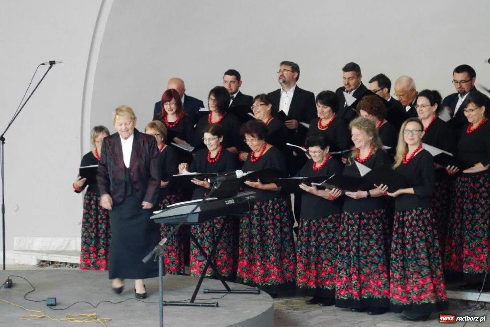 Zdjęcie w galerii na portalu naszraciborz.pl: W Rudach zaśpiewali ku pamięci Juliusza Rogera [FOTO] wiadomości z regionu
