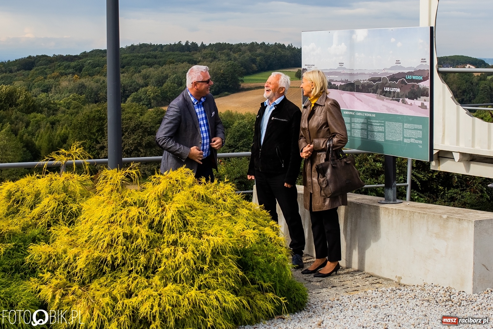 Zdjęcie w galerii na portalu naszraciborz.pl: Oficjalne otwarcie wieży widokowej w Pogrzebieniu wiadomości z regionu