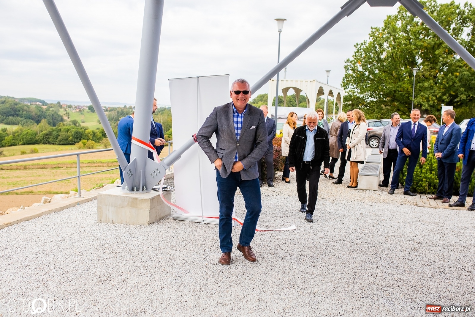 Zdjęcie w galerii na portalu naszraciborz.pl: Oficjalne otwarcie wieży widokowej w Pogrzebieniu wiadomości z regionu