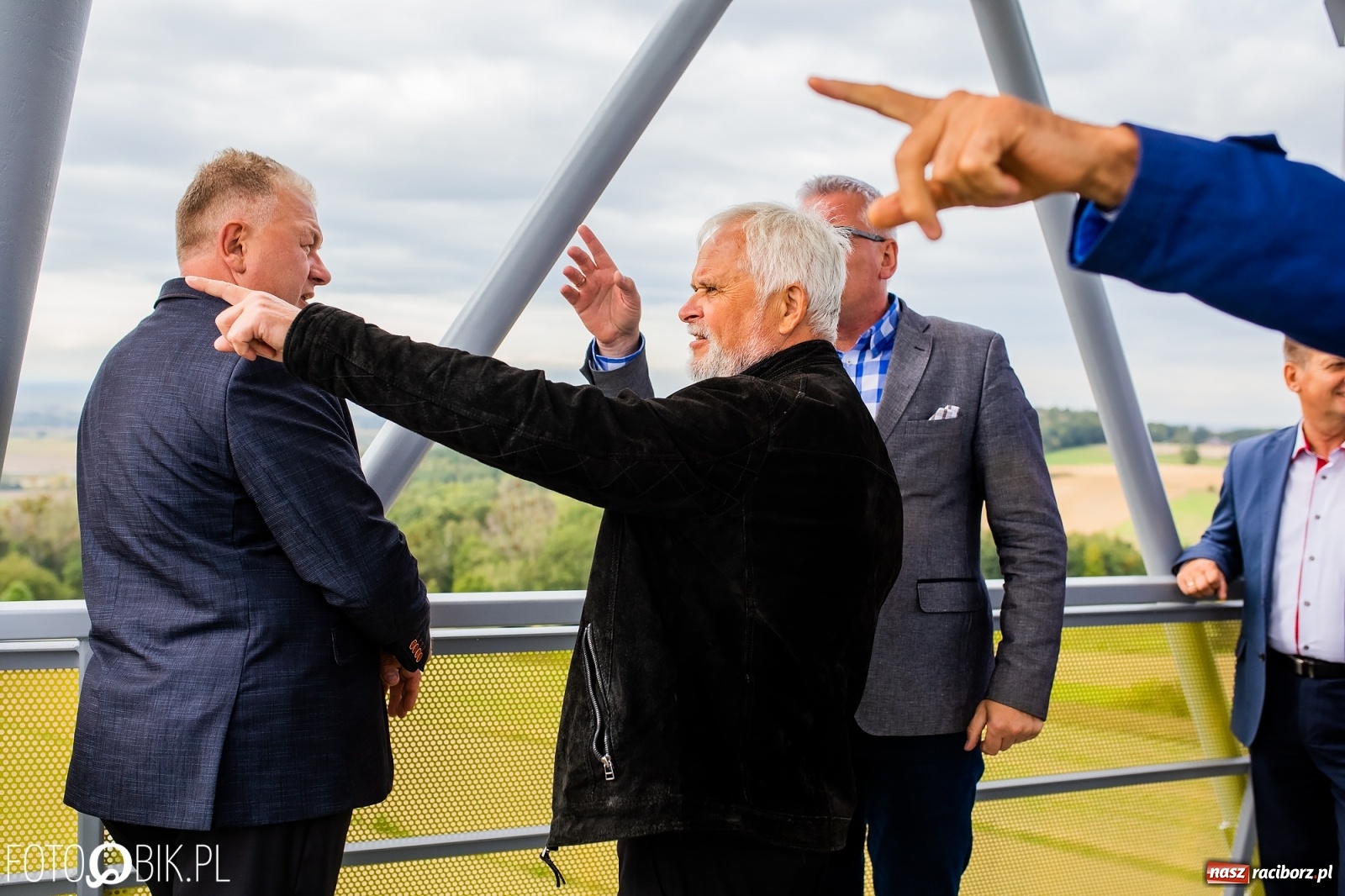 Zdjęcie w galerii na portalu naszraciborz.pl: Oficjalne otwarcie wieży widokowej w Pogrzebieniu wiadomości z regionu