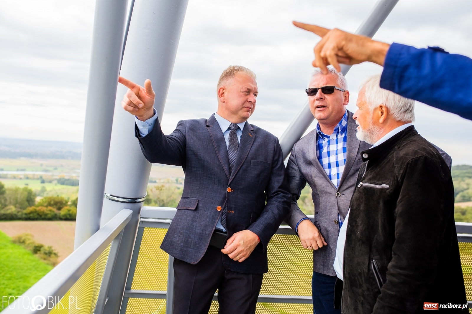 Zdjęcie w galerii na portalu naszraciborz.pl: Oficjalne otwarcie wieży widokowej w Pogrzebieniu wiadomości z regionu