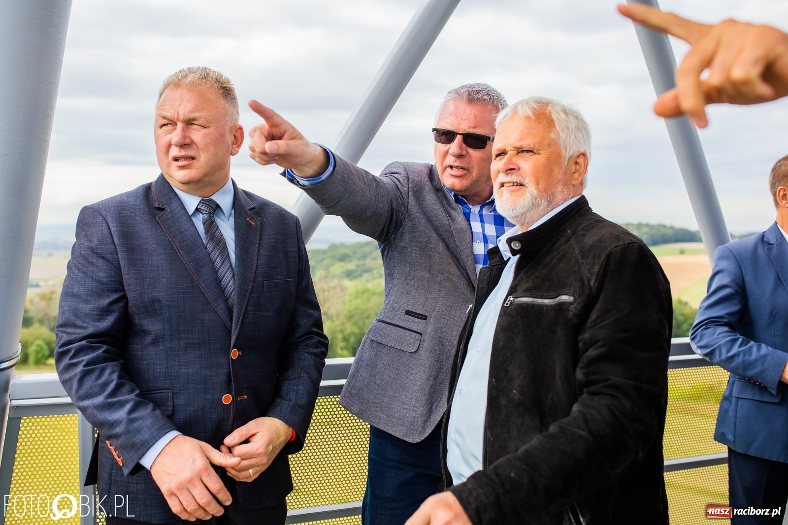 Zdjęcie w galerii na portalu naszraciborz.pl: Oficjalne otwarcie wieży widokowej w Pogrzebieniu wiadomości z regionu