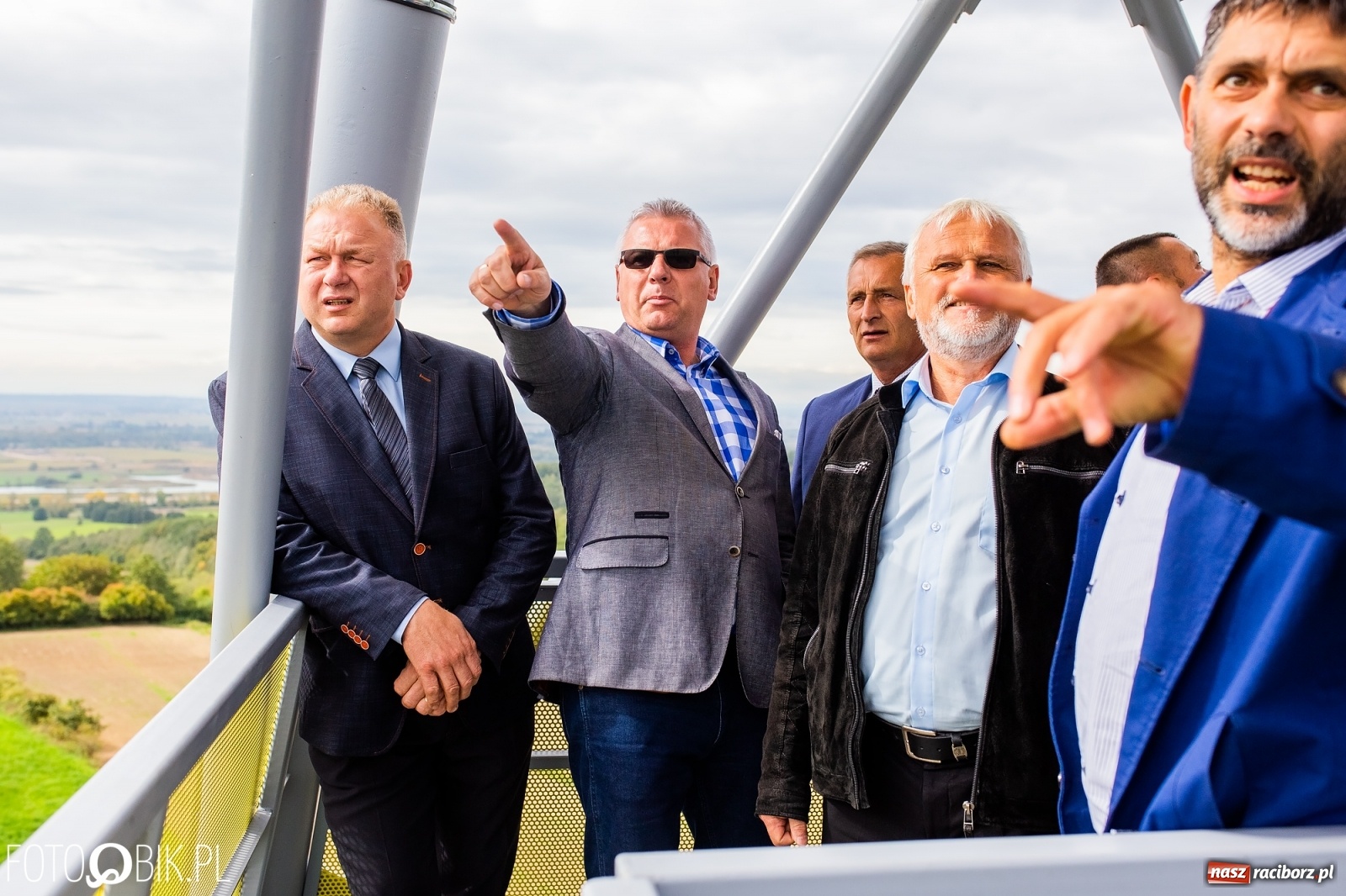 Zdjęcie w galerii na portalu naszraciborz.pl: Oficjalne otwarcie wieży widokowej w Pogrzebieniu wiadomości z regionu