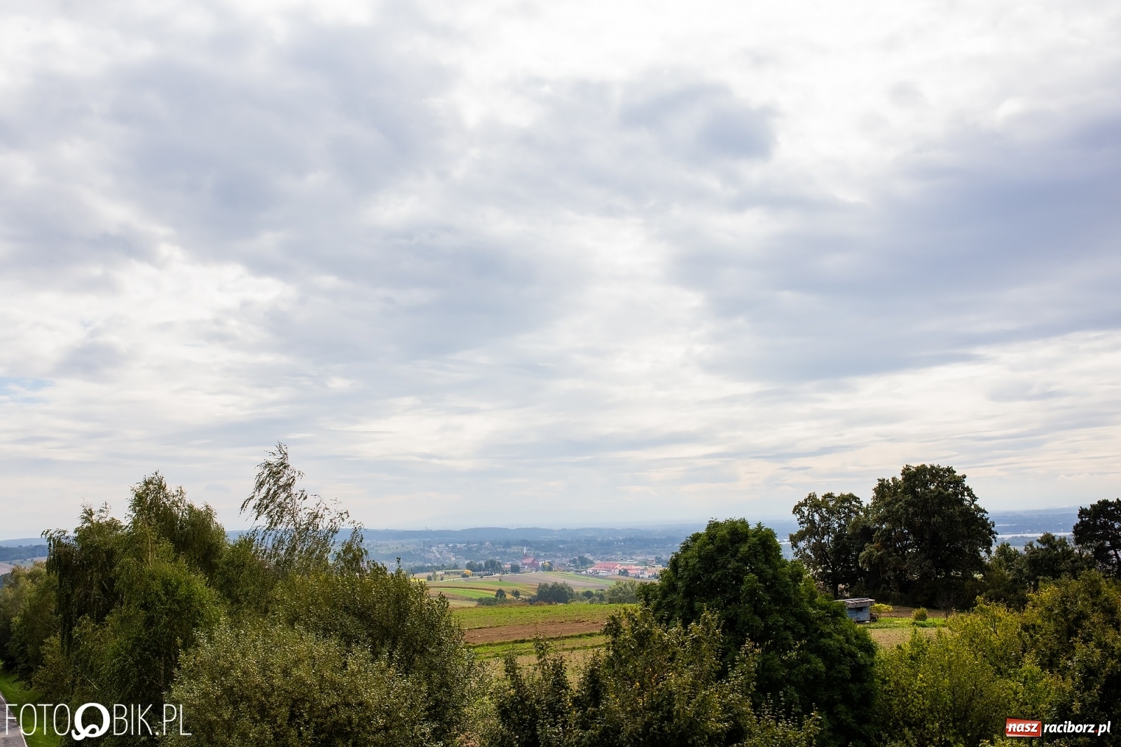 Zdjęcie w galerii na portalu naszraciborz.pl: Oficjalne otwarcie wieży widokowej w Pogrzebieniu wiadomości z regionu