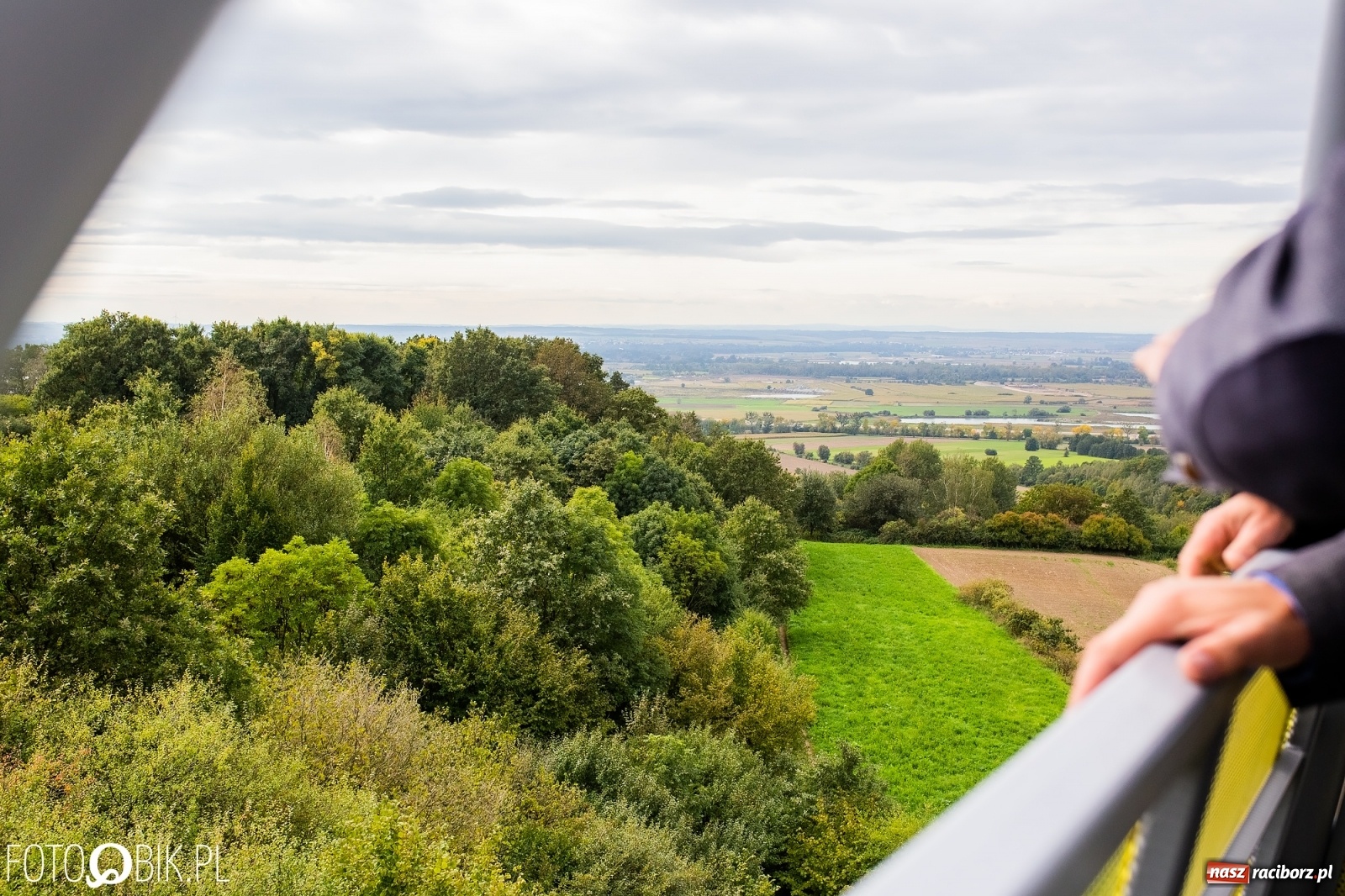 Zdjęcie w galerii na portalu naszraciborz.pl: Oficjalne otwarcie wieży widokowej w Pogrzebieniu wiadomości z regionu