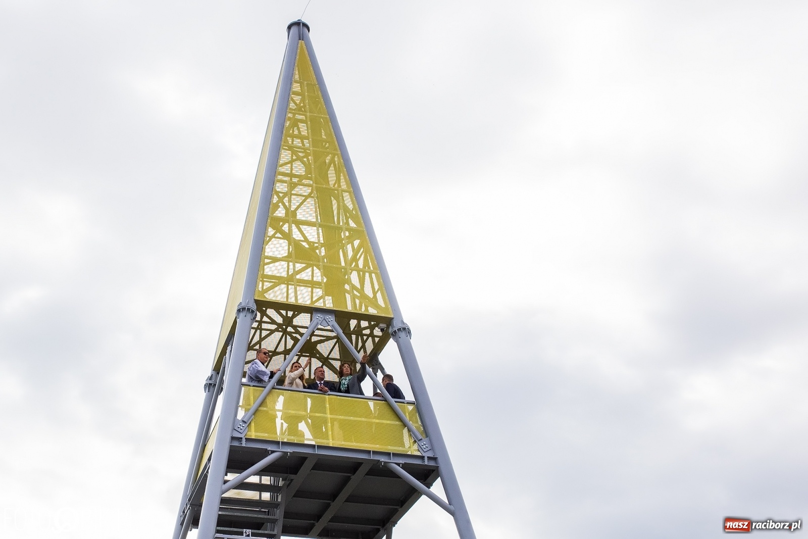 Zdjęcie w galerii na portalu naszraciborz.pl: Oficjalne otwarcie wieży widokowej w Pogrzebieniu wiadomości z regionu