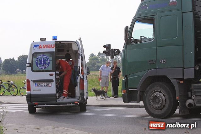 Zdjęcie w galerii na portalu naszraciborz.pl: Tir potrącił rowerzystkę wiadomości z regionu
