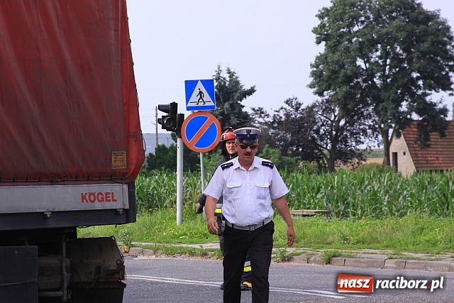 Zdjęcie w galerii na portalu naszraciborz.pl: Tir potrącił rowerzystkę wiadomości z regionu
