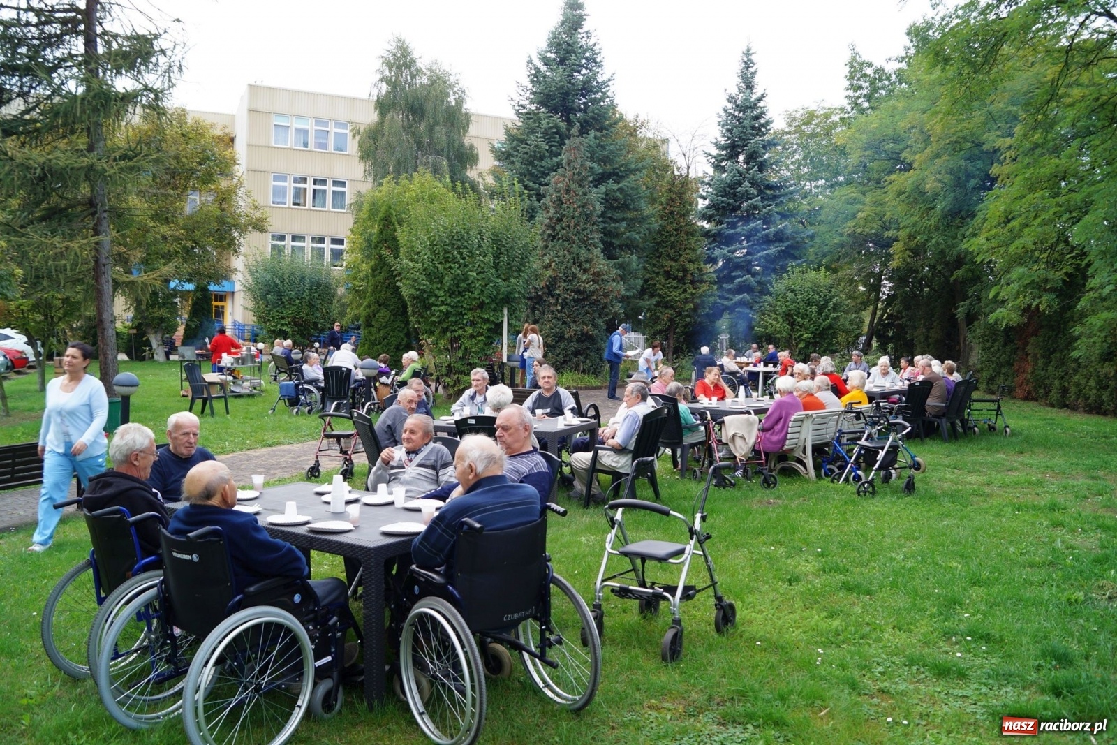 Zdjęcie w galerii na portalu naszraciborz.pl: Ognisko wspomnień w Złotej Jesieni  wiadomości z regionu