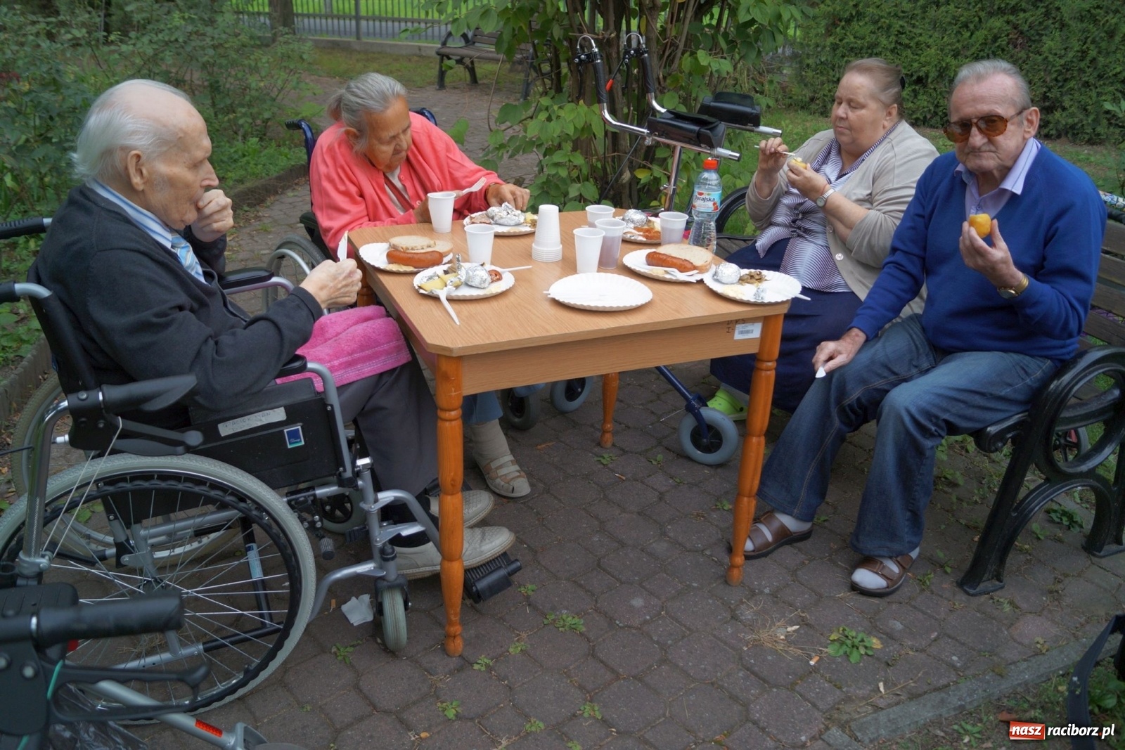 Zdjęcie w galerii na portalu naszraciborz.pl: Ognisko wspomnień w Złotej Jesieni  wiadomości z regionu