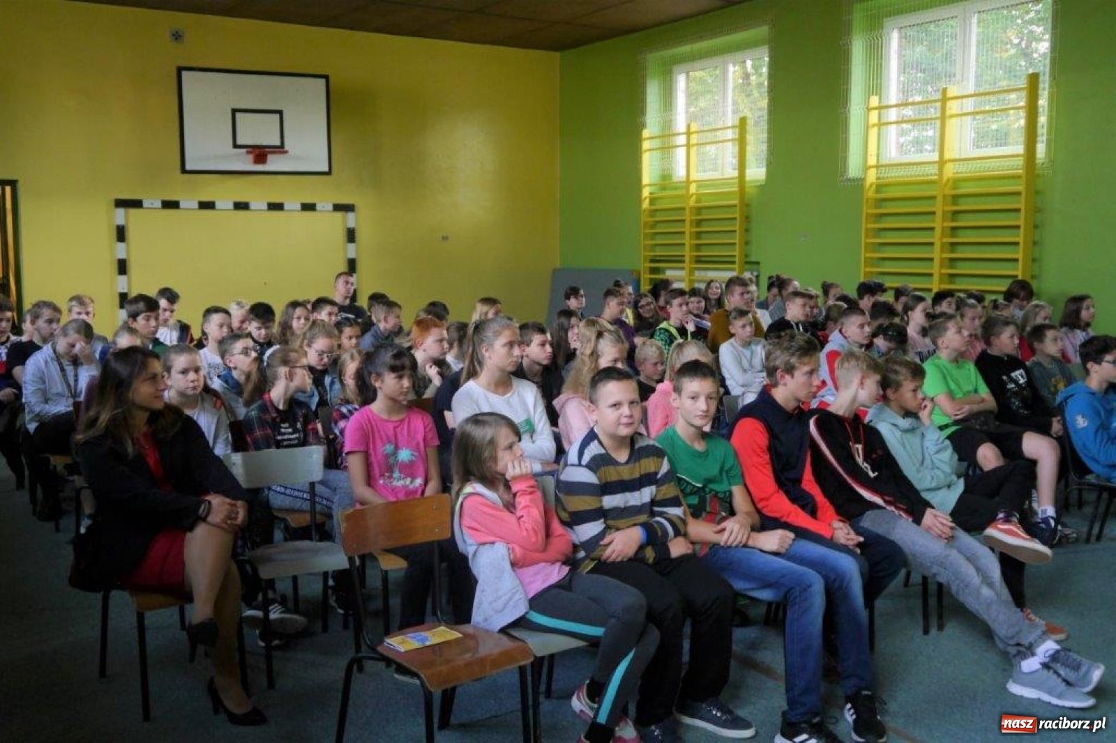 Zdjęcie w galerii na portalu naszraciborz.pl: Szymon Bolik opowiadał w Rudach o trolikach wiadomości z regionu