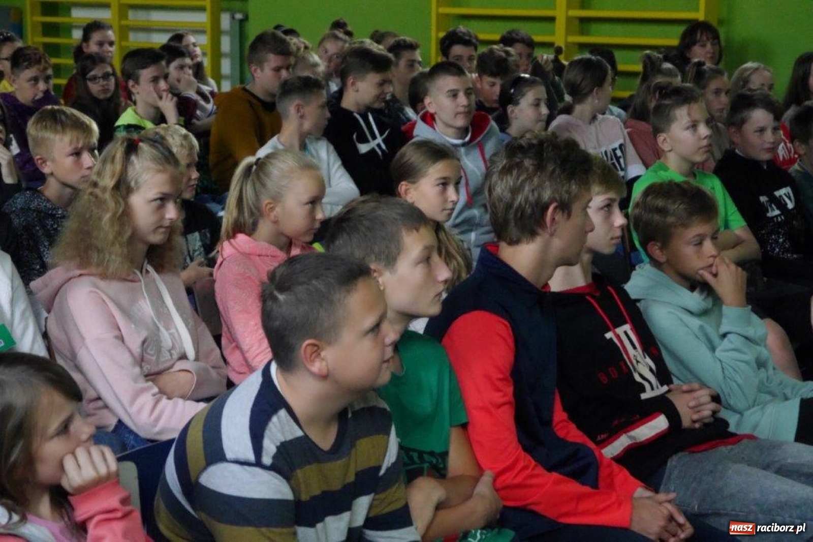 Zdjęcie w galerii na portalu naszraciborz.pl: Szymon Bolik opowiadał w Rudach o trolikach wiadomości z regionu