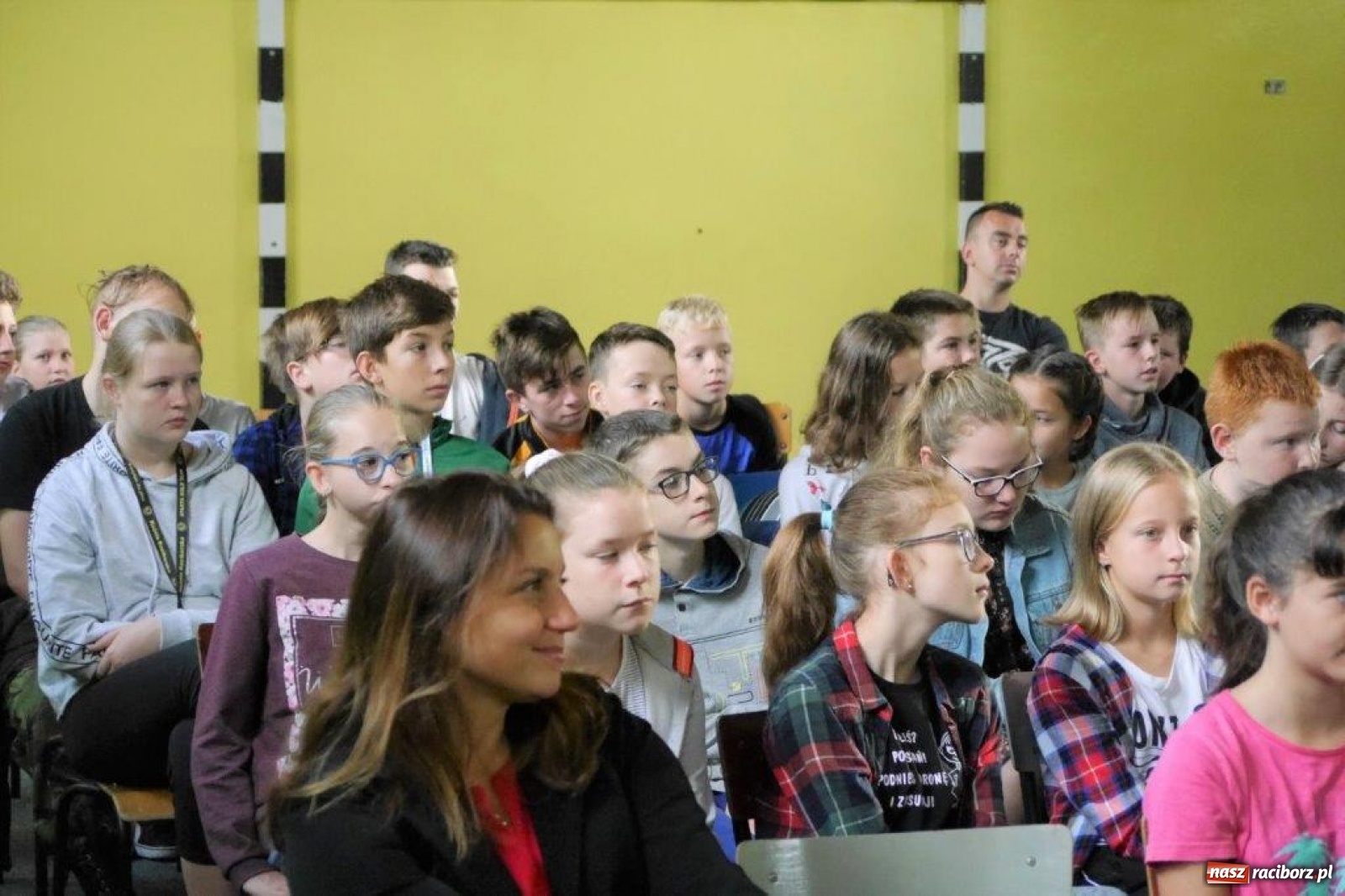 Zdjęcie w galerii na portalu naszraciborz.pl: Szymon Bolik opowiadał w Rudach o trolikach wiadomości z regionu