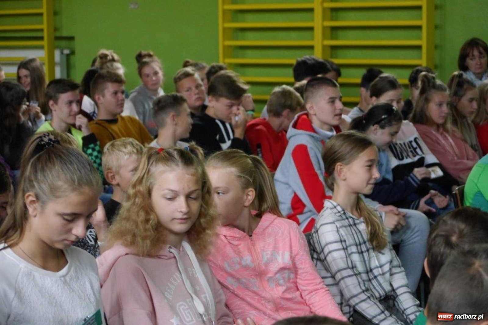 Zdjęcie w galerii na portalu naszraciborz.pl: Szymon Bolik opowiadał w Rudach o trolikach wiadomości z regionu