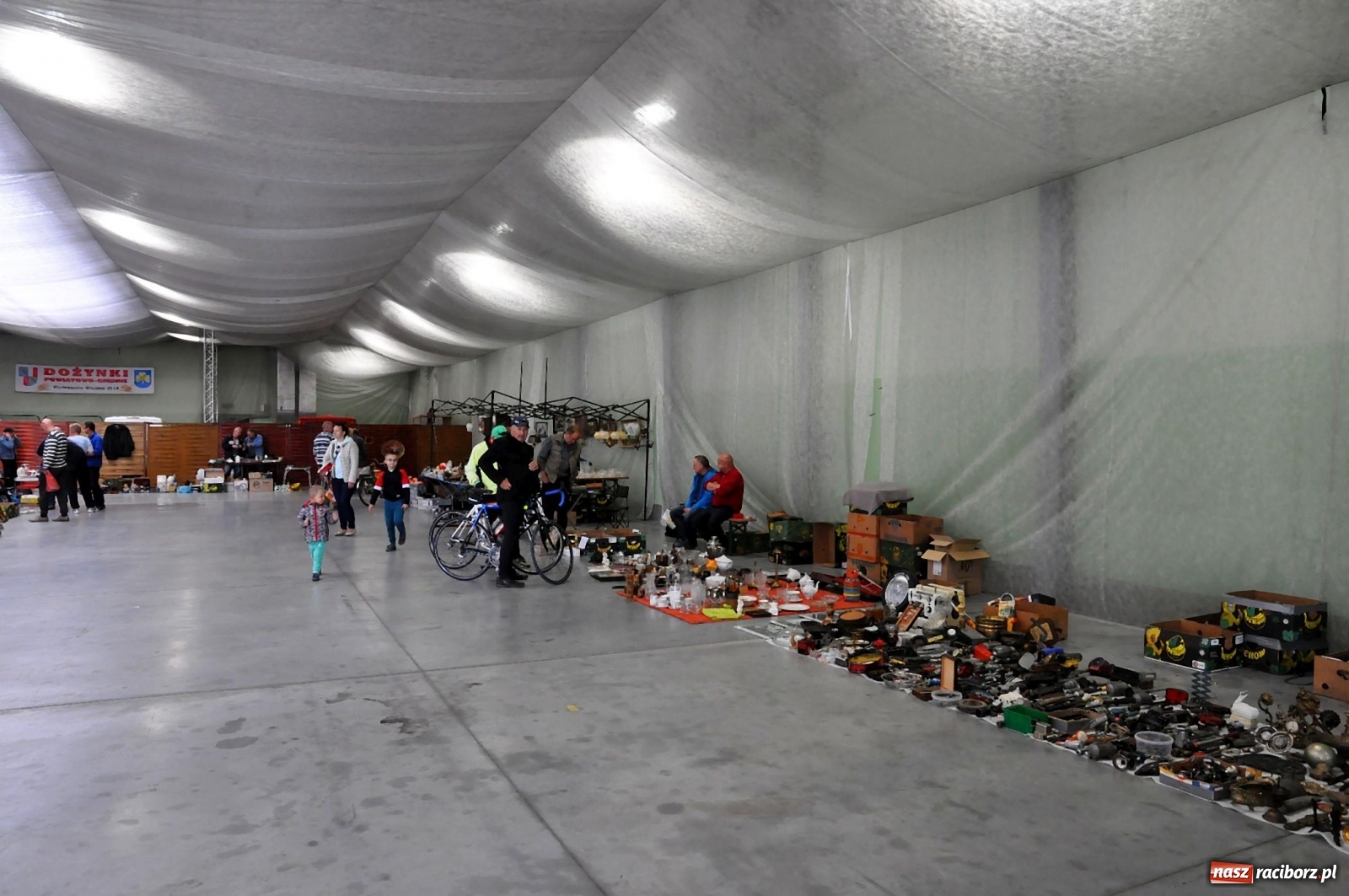 Zdjęcie w galerii na portalu naszraciborz.pl: Pierwszy jesienny targ staroci w Pietrowicach Wielkich [FOTO] wiadomości z regionu