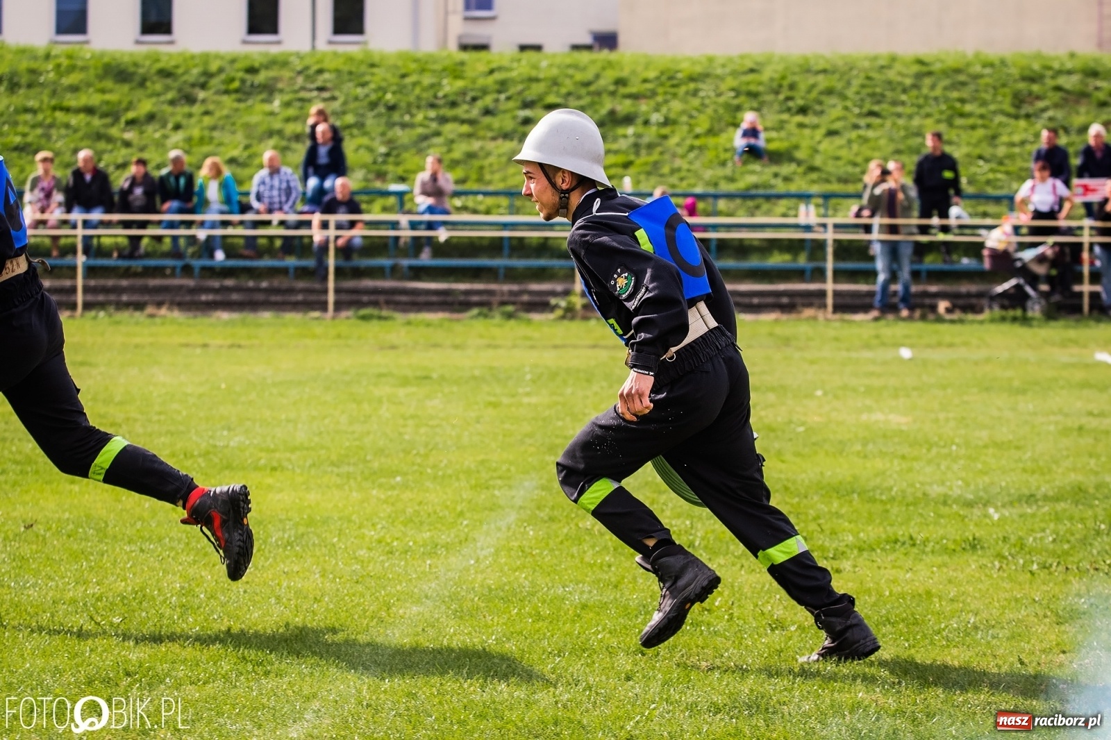 Zdjęcie w galerii na portalu naszraciborz.pl: Groźny wypadek na zawodach sportowo-pożarniczych w Raciborzu [WIDEO]  wiadomości z regionu