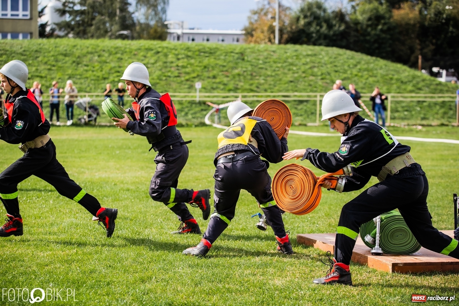 Zdjęcie w galerii na portalu naszraciborz.pl: Groźny wypadek na zawodach sportowo-pożarniczych w Raciborzu [WIDEO]  wiadomości z regionu