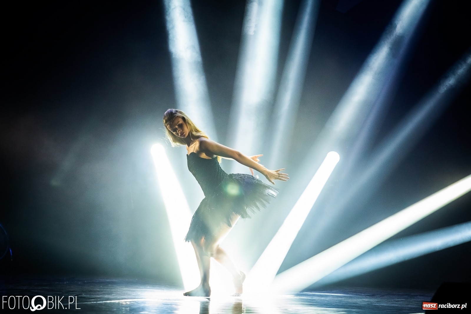 Zdjęcie w galerii na portalu naszraciborz.pl: Gala zespołu tanecznego Skaza w Raciborskim Centrum Kultury wiadomości z regionu