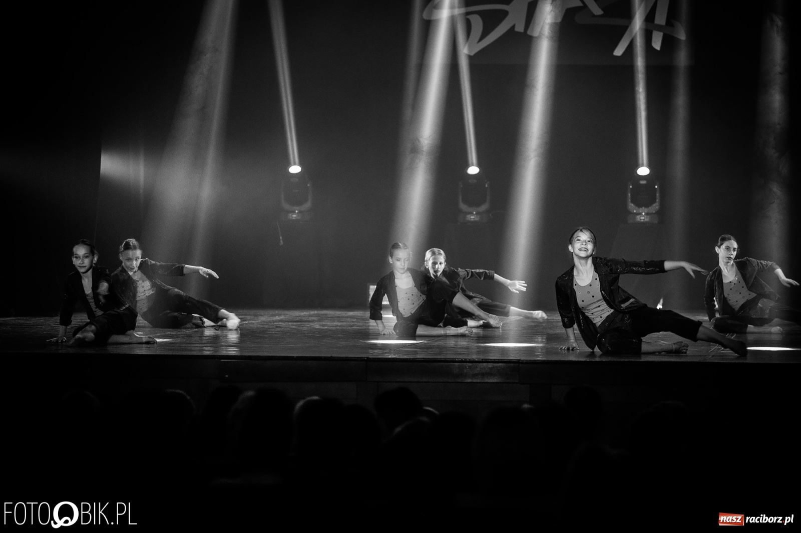 Zdjęcie w galerii na portalu naszraciborz.pl: Gala zespołu tanecznego Skaza w Raciborskim Centrum Kultury wiadomości z regionu