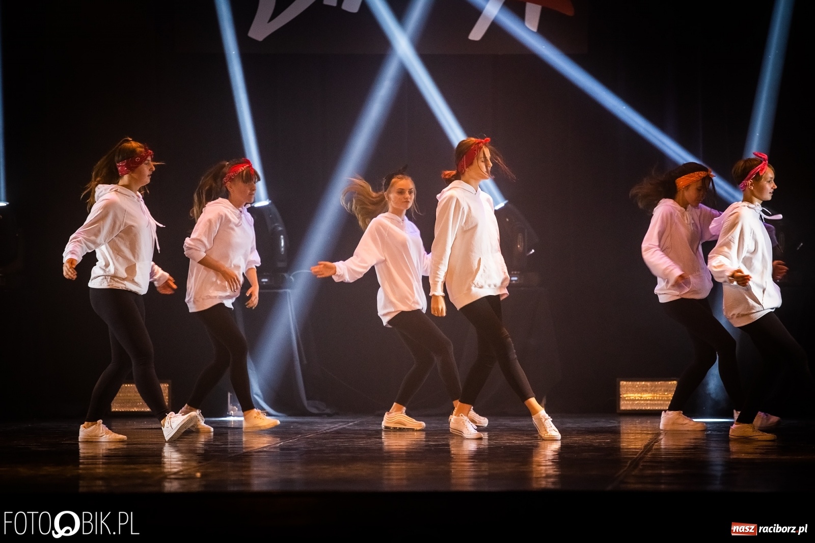 Zdjęcie w galerii na portalu naszraciborz.pl: Gala zespołu tanecznego Skaza w Raciborskim Centrum Kultury wiadomości z regionu