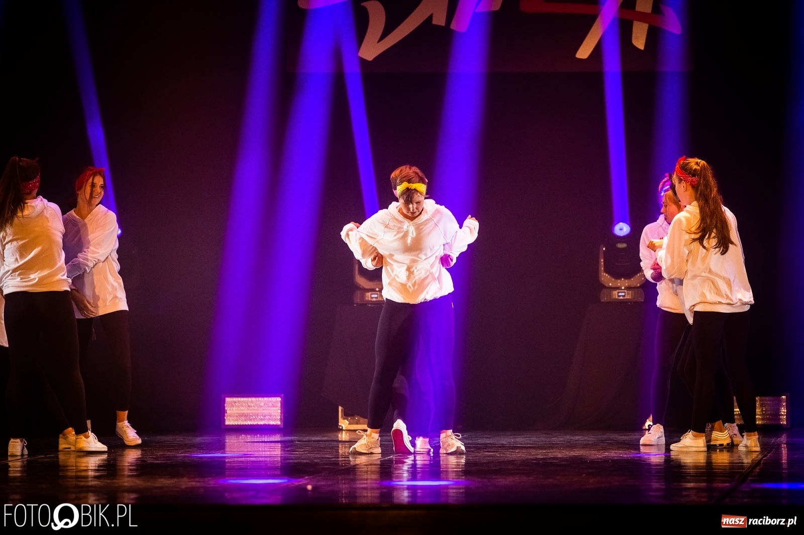 Zdjęcie w galerii na portalu naszraciborz.pl: Gala zespołu tanecznego Skaza w Raciborskim Centrum Kultury wiadomości z regionu