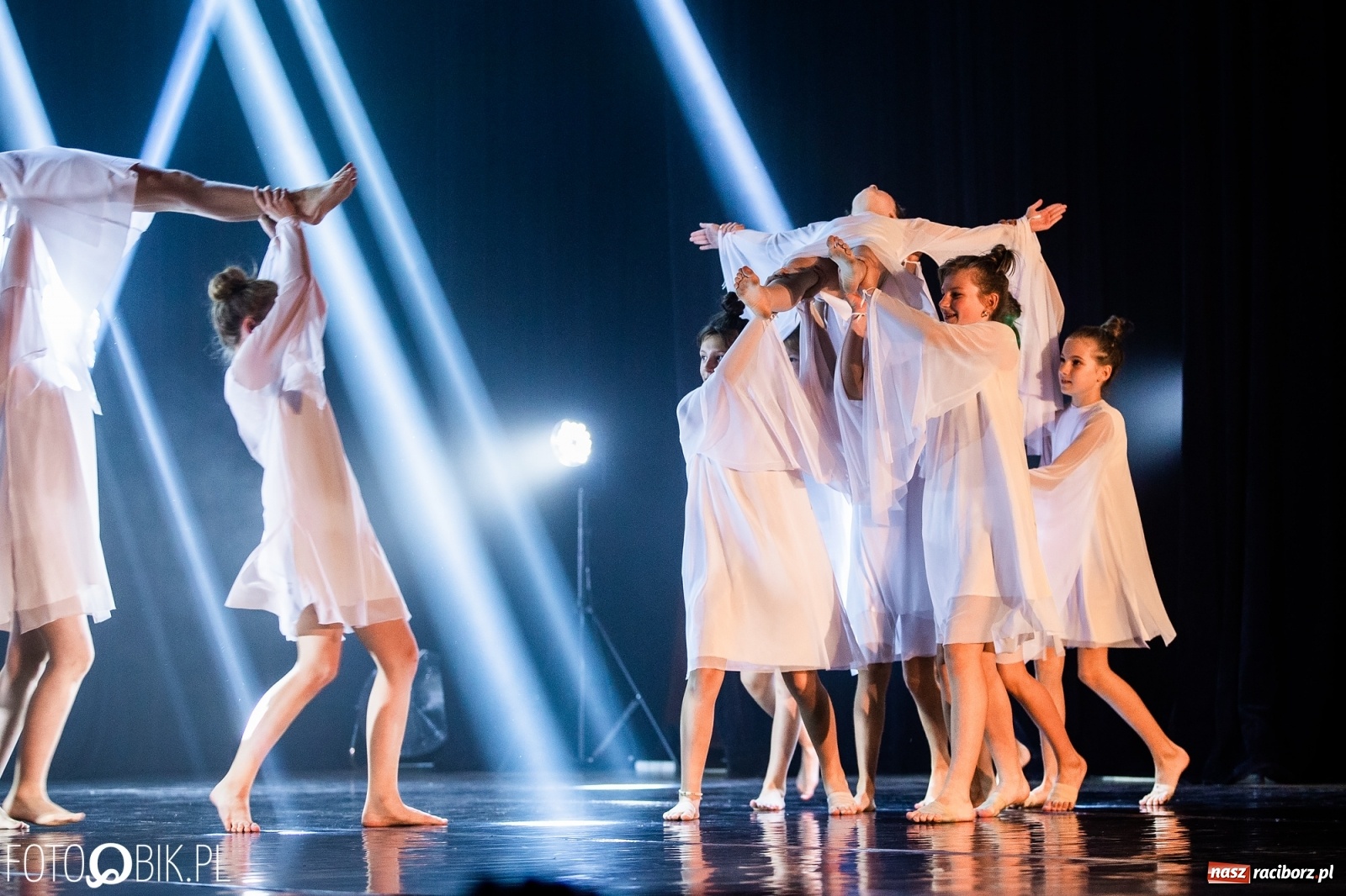 Zdjęcie w galerii na portalu naszraciborz.pl: Gala zespołu tanecznego Skaza w Raciborskim Centrum Kultury wiadomości z regionu