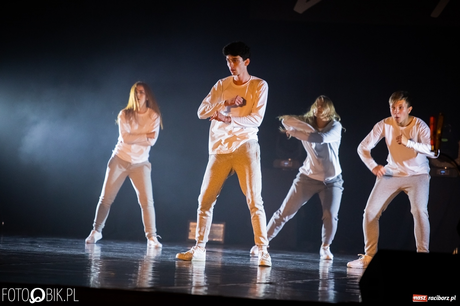 Zdjęcie w galerii na portalu naszraciborz.pl: Gala zespołu tanecznego Skaza w Raciborskim Centrum Kultury wiadomości z regionu