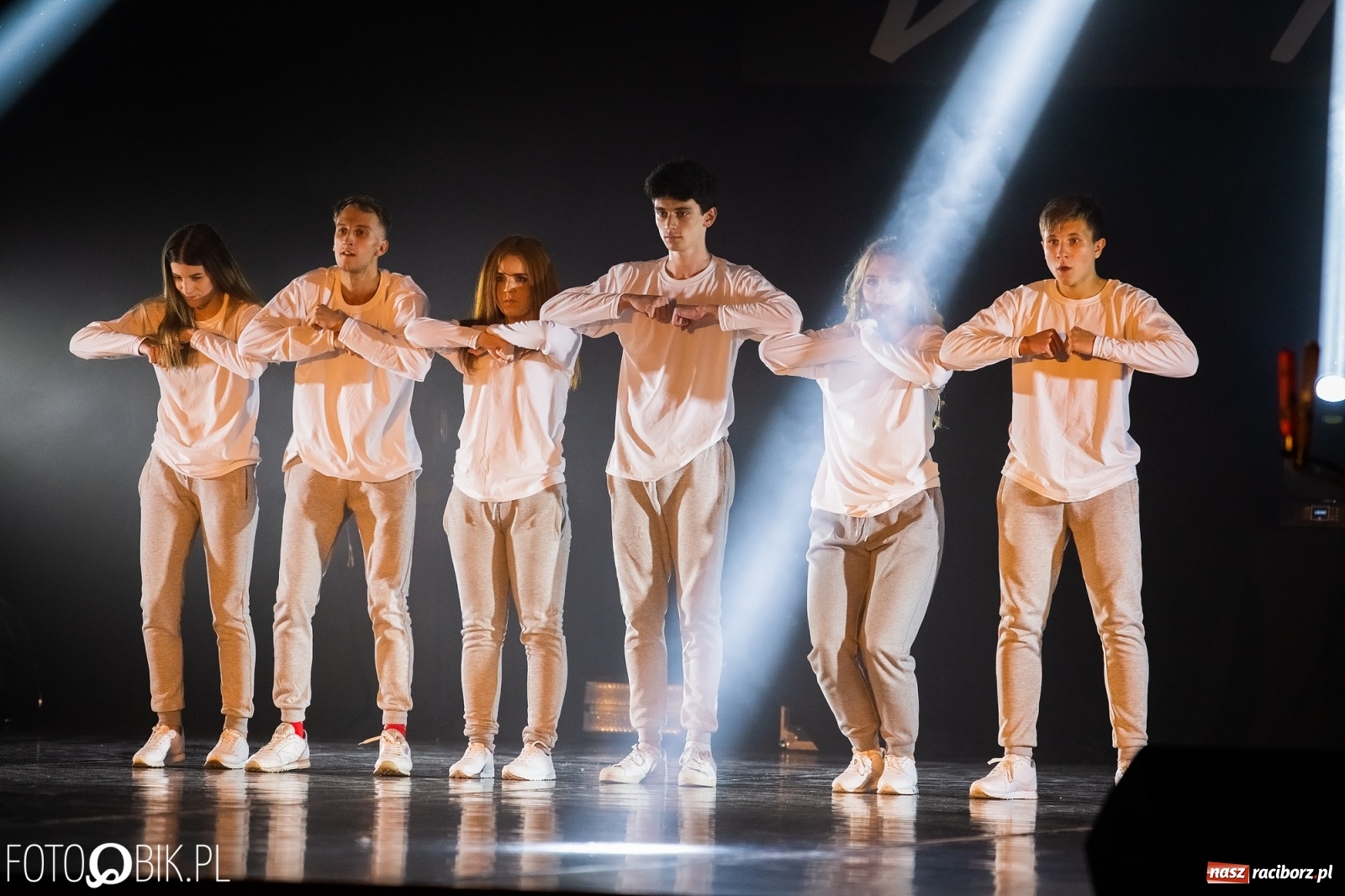 Zdjęcie w galerii na portalu naszraciborz.pl: Gala zespołu tanecznego Skaza w Raciborskim Centrum Kultury wiadomości z regionu