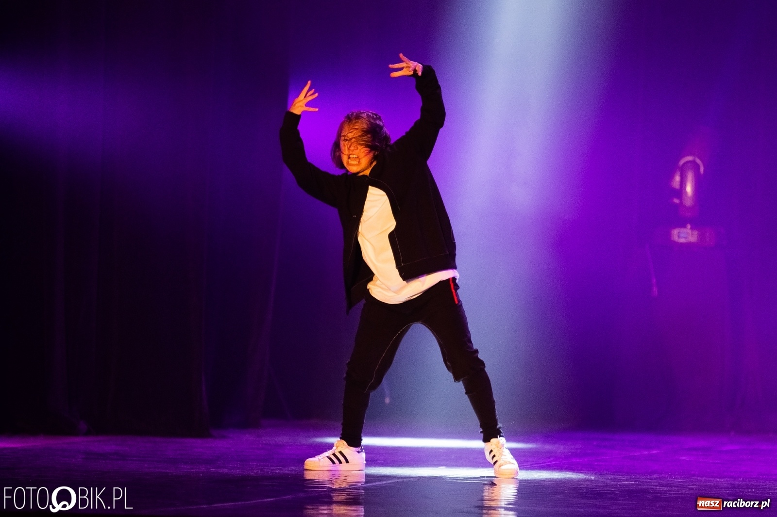 Zdjęcie w galerii na portalu naszraciborz.pl: Gala zespołu tanecznego Skaza w Raciborskim Centrum Kultury wiadomości z regionu