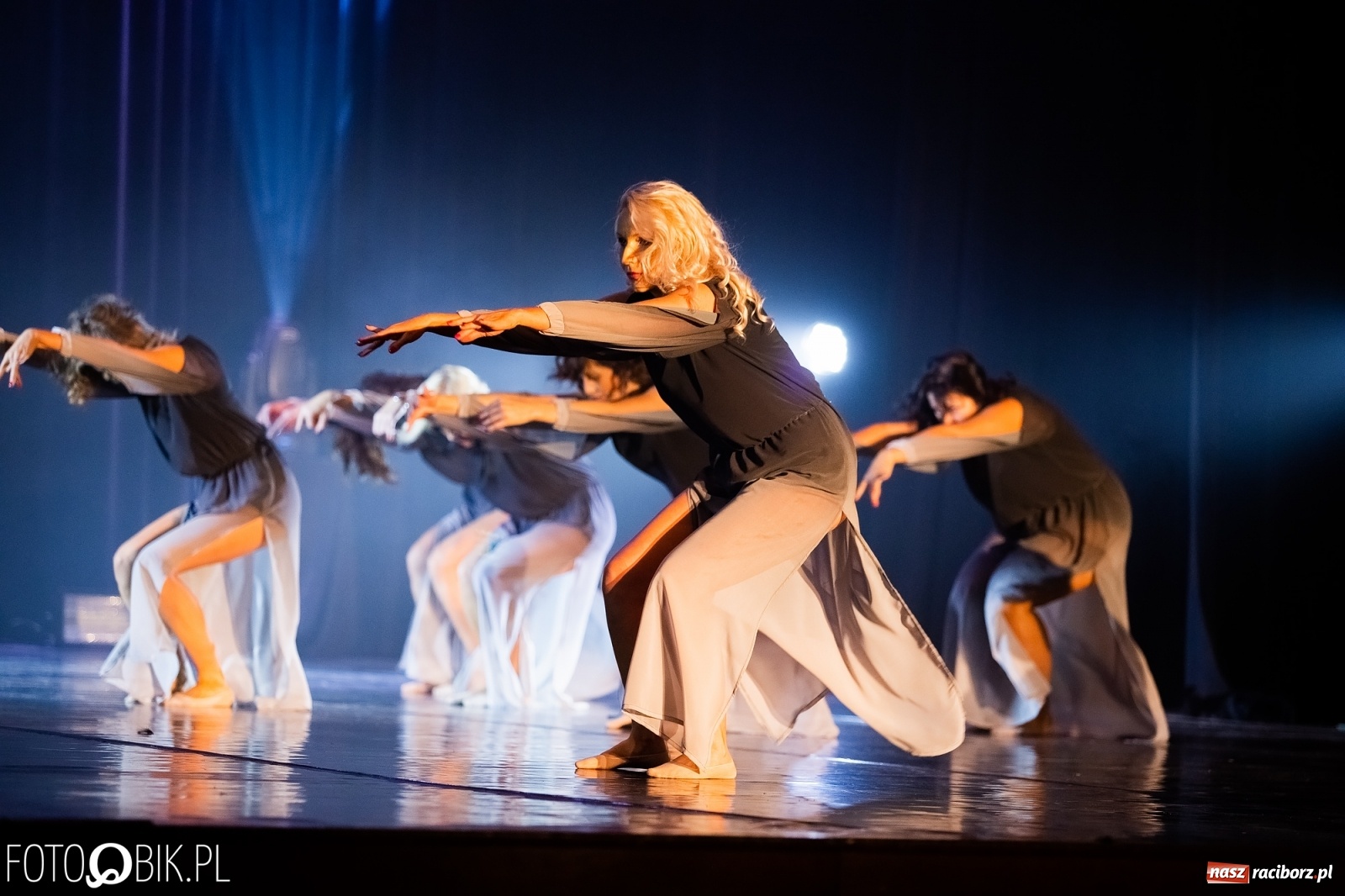 Zdjęcie w galerii na portalu naszraciborz.pl: Gala zespołu tanecznego Skaza w Raciborskim Centrum Kultury wiadomości z regionu