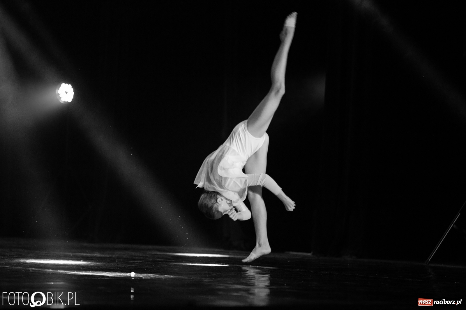 Zdjęcie w galerii na portalu naszraciborz.pl: Gala zespołu tanecznego Skaza w Raciborskim Centrum Kultury wiadomości z regionu