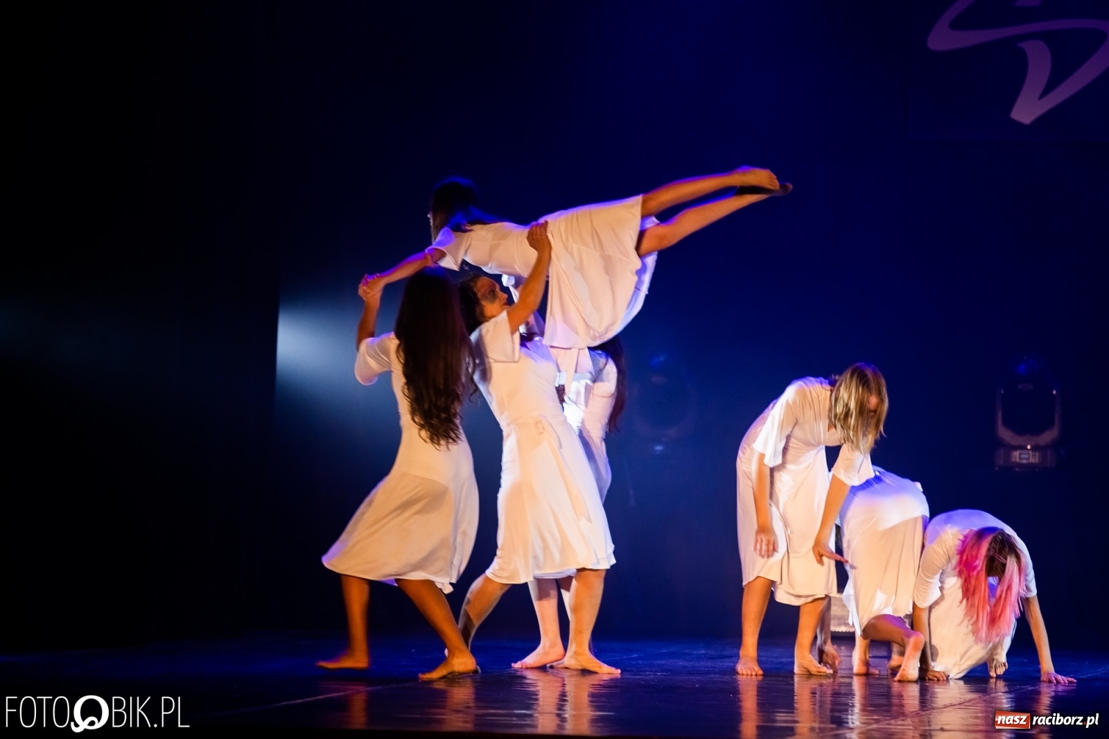 Zdjęcie w galerii na portalu naszraciborz.pl: Gala zespołu tanecznego Skaza w Raciborskim Centrum Kultury wiadomości z regionu