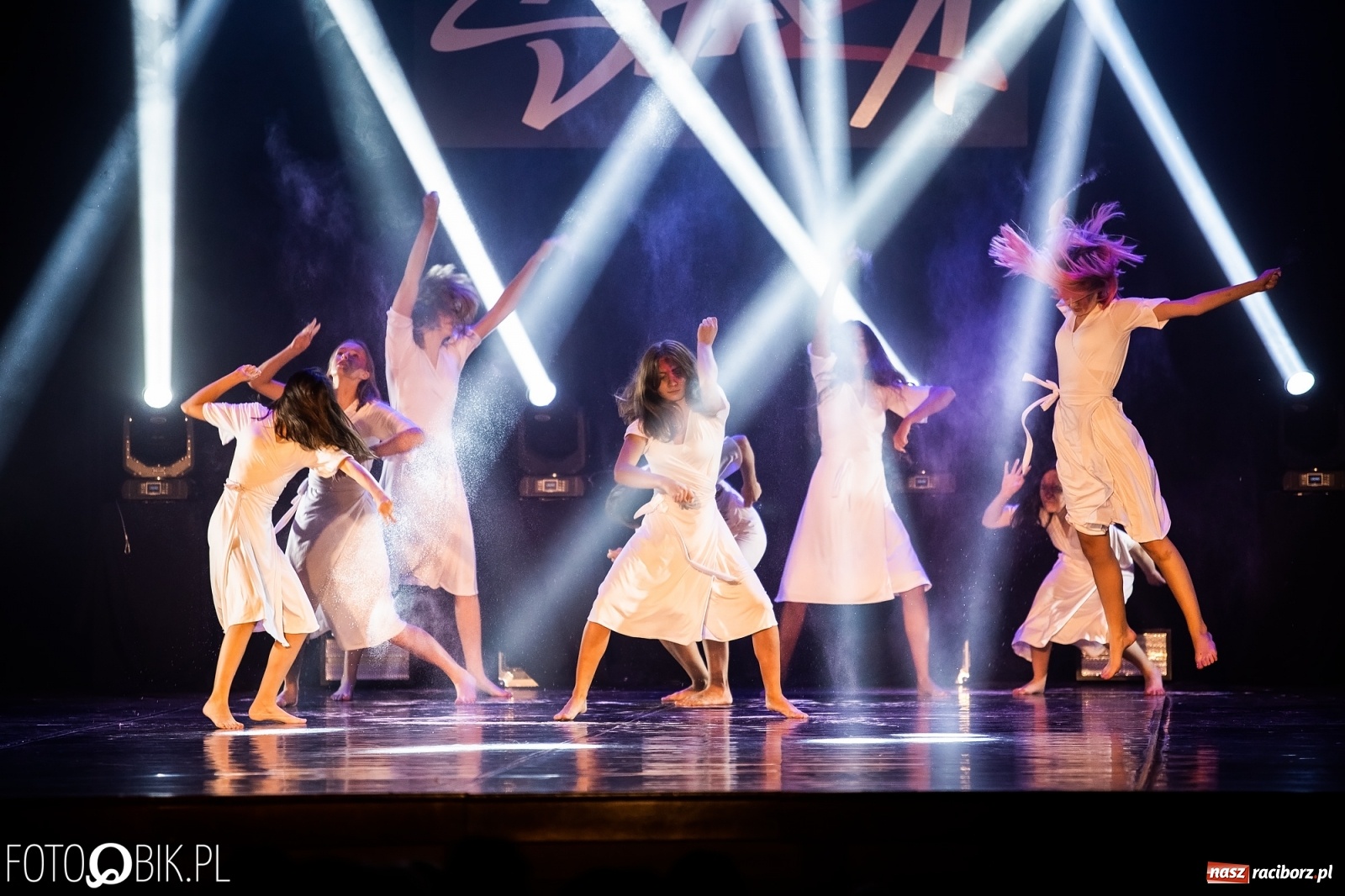 Zdjęcie w galerii na portalu naszraciborz.pl: Gala zespołu tanecznego Skaza w Raciborskim Centrum Kultury wiadomości z regionu