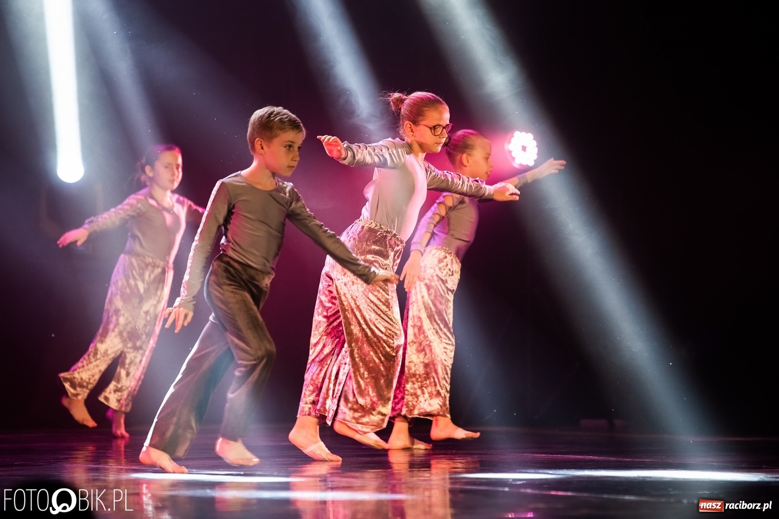 Zdjęcie w galerii na portalu naszraciborz.pl: Gala zespołu tanecznego Skaza w Raciborskim Centrum Kultury wiadomości z regionu