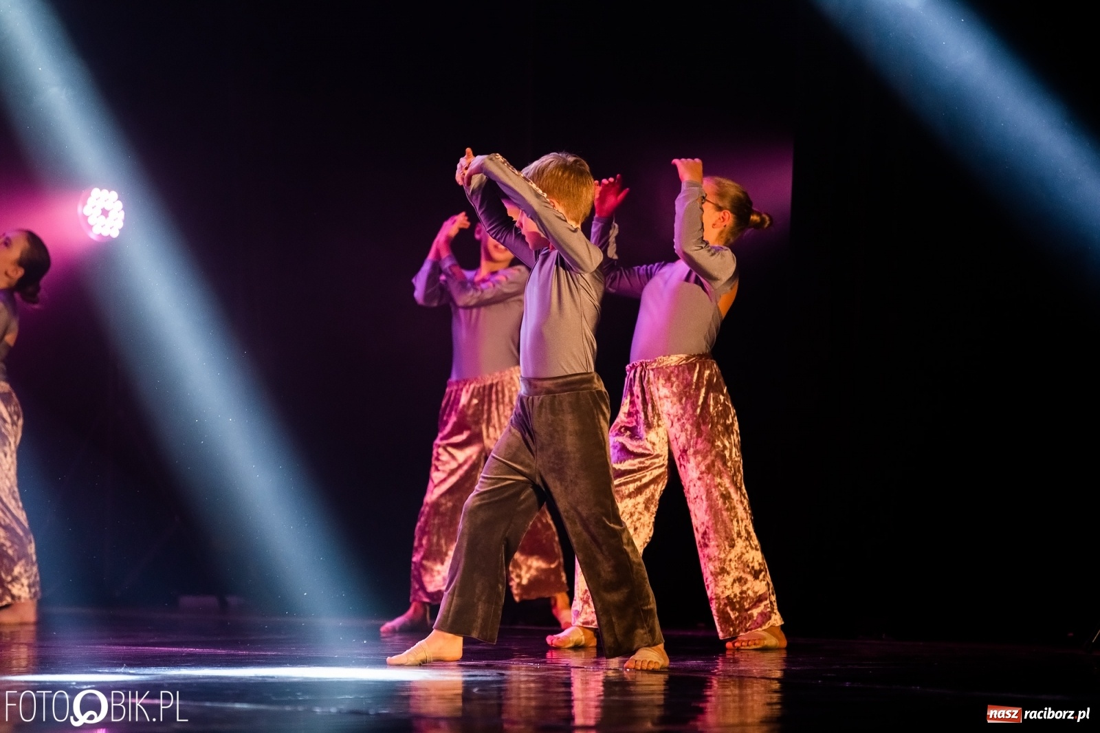 Zdjęcie w galerii na portalu naszraciborz.pl: Gala zespołu tanecznego Skaza w Raciborskim Centrum Kultury wiadomości z regionu