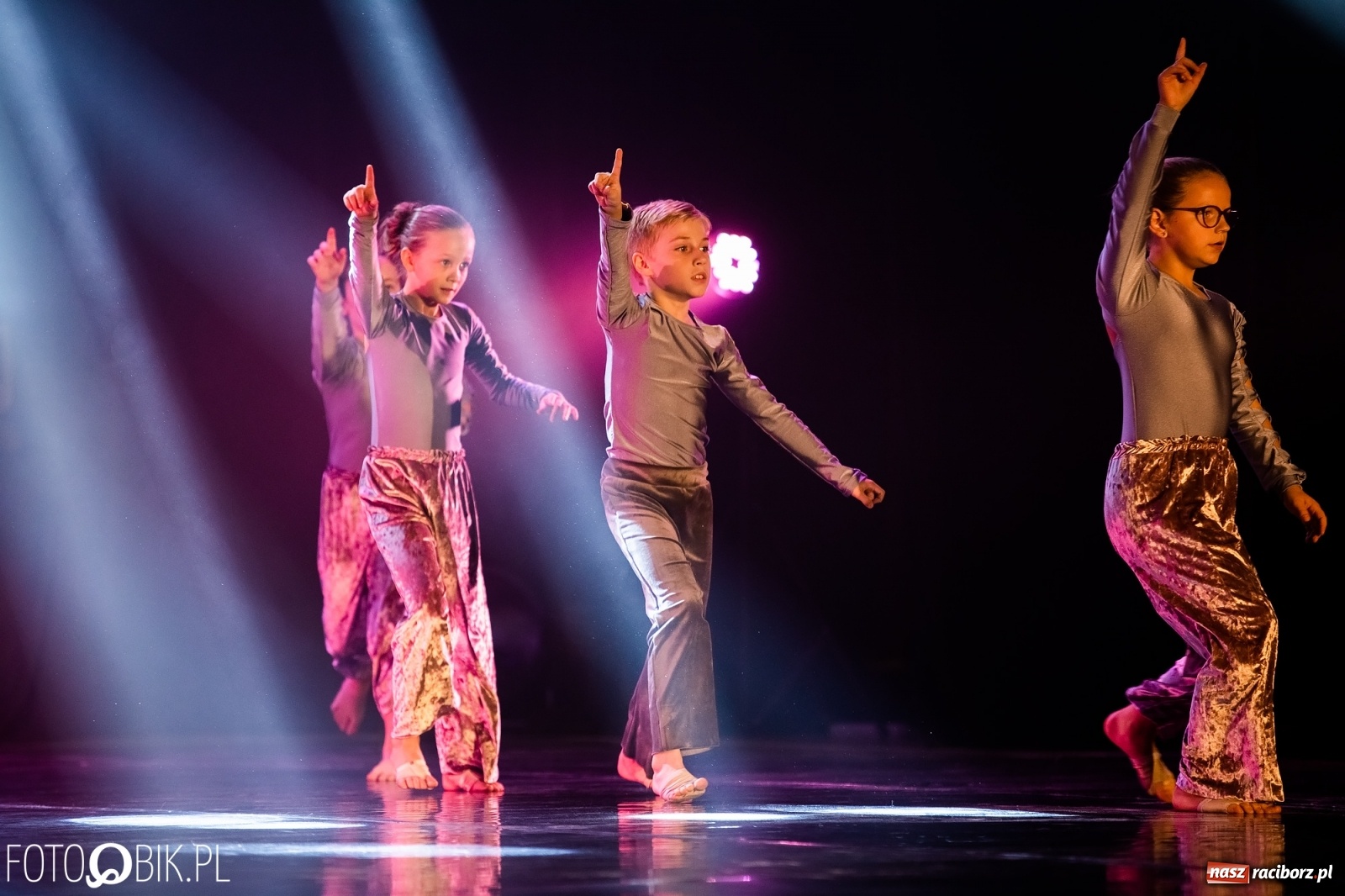 Zdjęcie w galerii na portalu naszraciborz.pl: Gala zespołu tanecznego Skaza w Raciborskim Centrum Kultury wiadomości z regionu