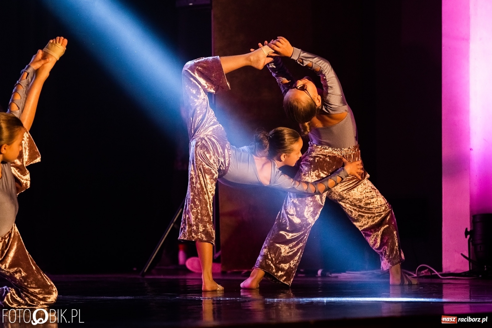 Zdjęcie w galerii na portalu naszraciborz.pl: Gala zespołu tanecznego Skaza w Raciborskim Centrum Kultury wiadomości z regionu