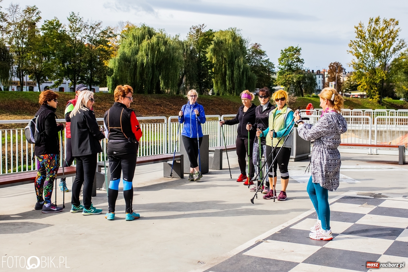 Zdjęcie w galerii na portalu naszraciborz.pl: Trening Nordic Walking na Przystani Kajakowej wiadomości z regionu