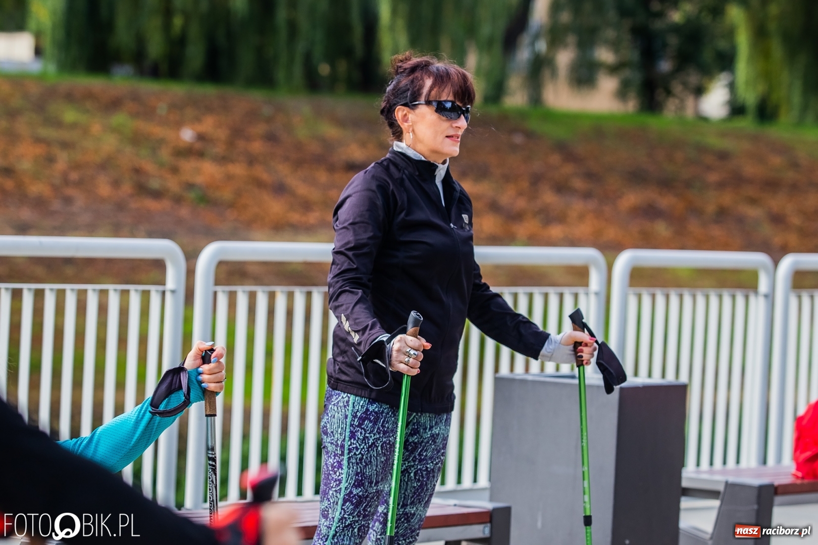 Zdjęcie w galerii na portalu naszraciborz.pl: Trening Nordic Walking na Przystani Kajakowej wiadomości z regionu