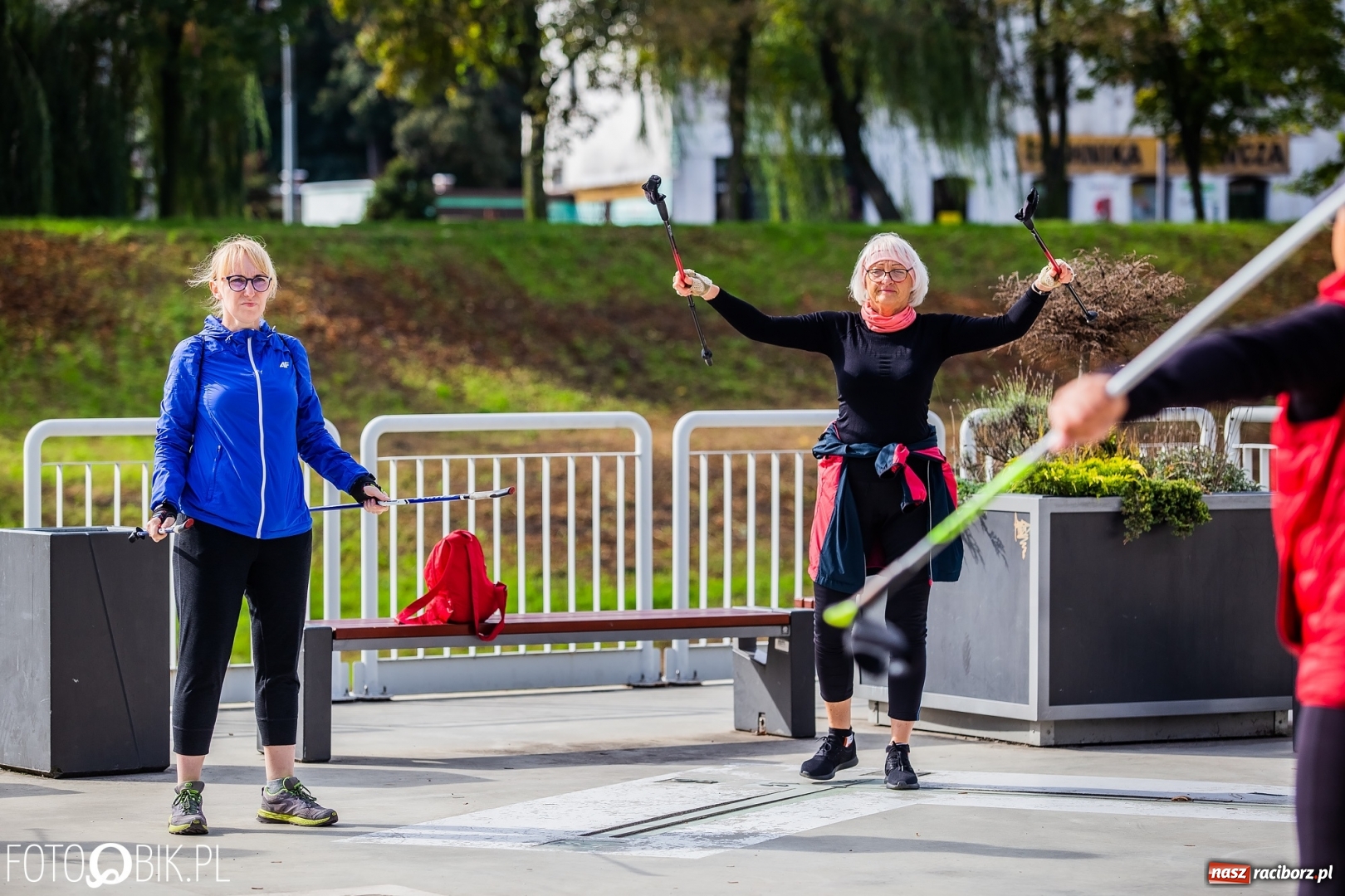 Zdjęcie w galerii na portalu naszraciborz.pl: Trening Nordic Walking na Przystani Kajakowej wiadomości z regionu