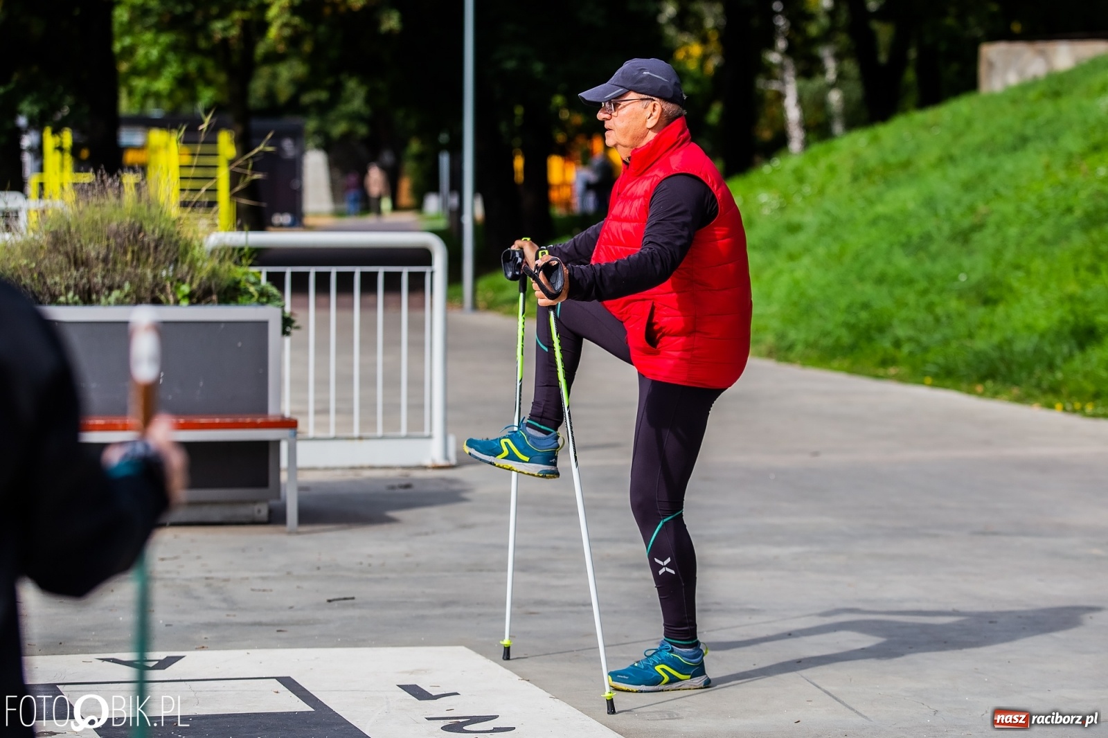 Zdjęcie w galerii na portalu naszraciborz.pl: Trening Nordic Walking na Przystani Kajakowej wiadomości z regionu