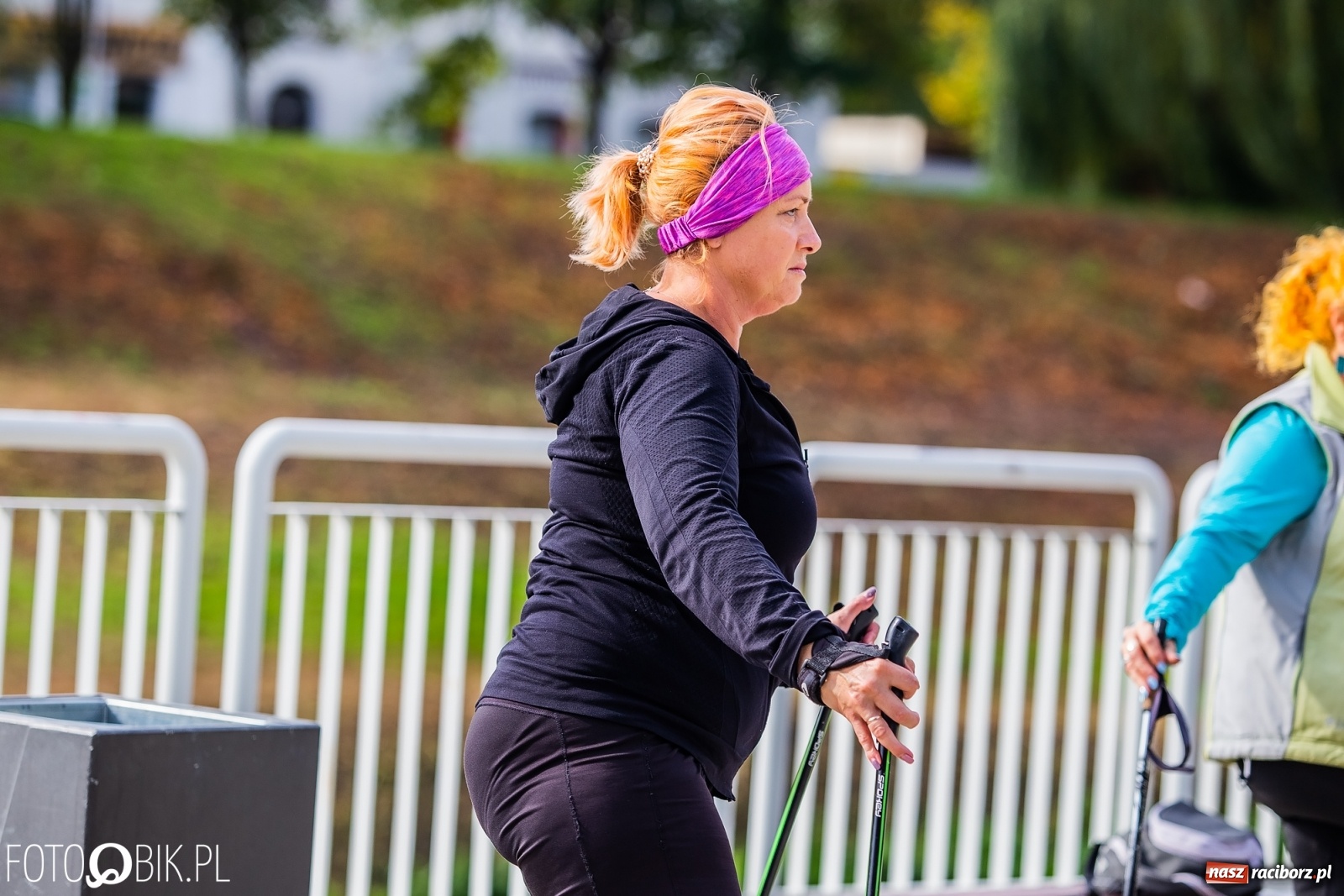 Zdjęcie w galerii na portalu naszraciborz.pl: Trening Nordic Walking na Przystani Kajakowej wiadomości z regionu