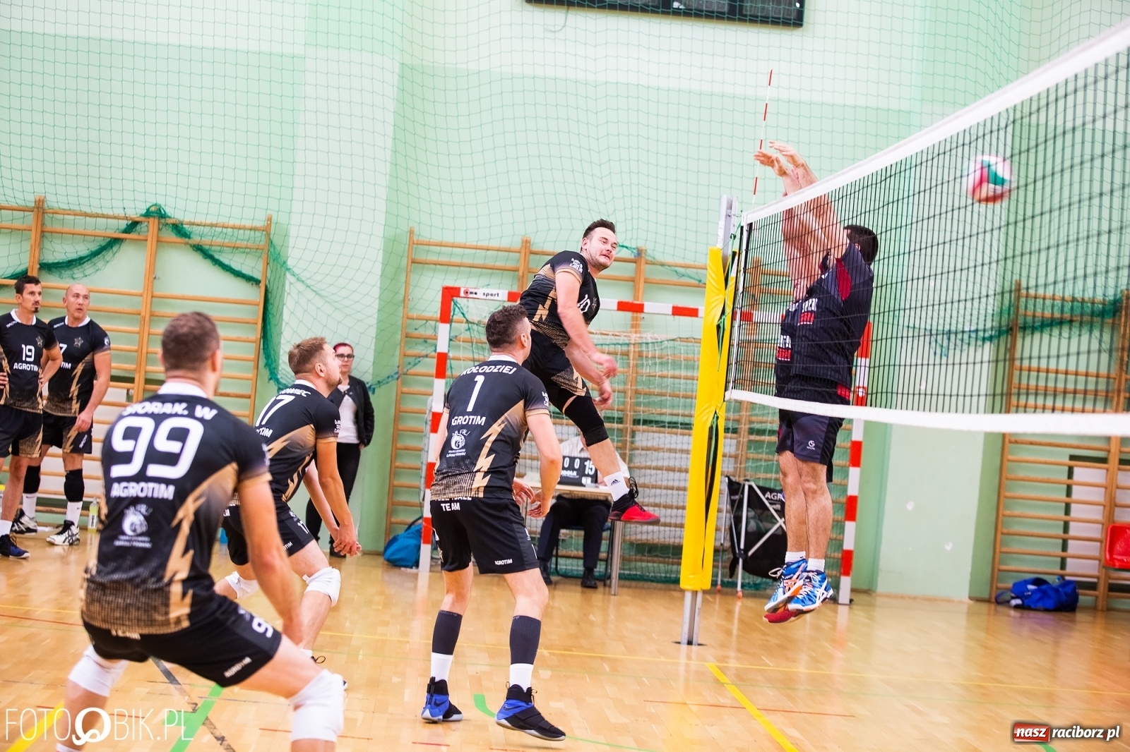 Zdjęcie w galerii na portalu naszraciborz.pl: Inauguracja nowego sezonu RLPS w Arenie Rafako wiadomości z regionu