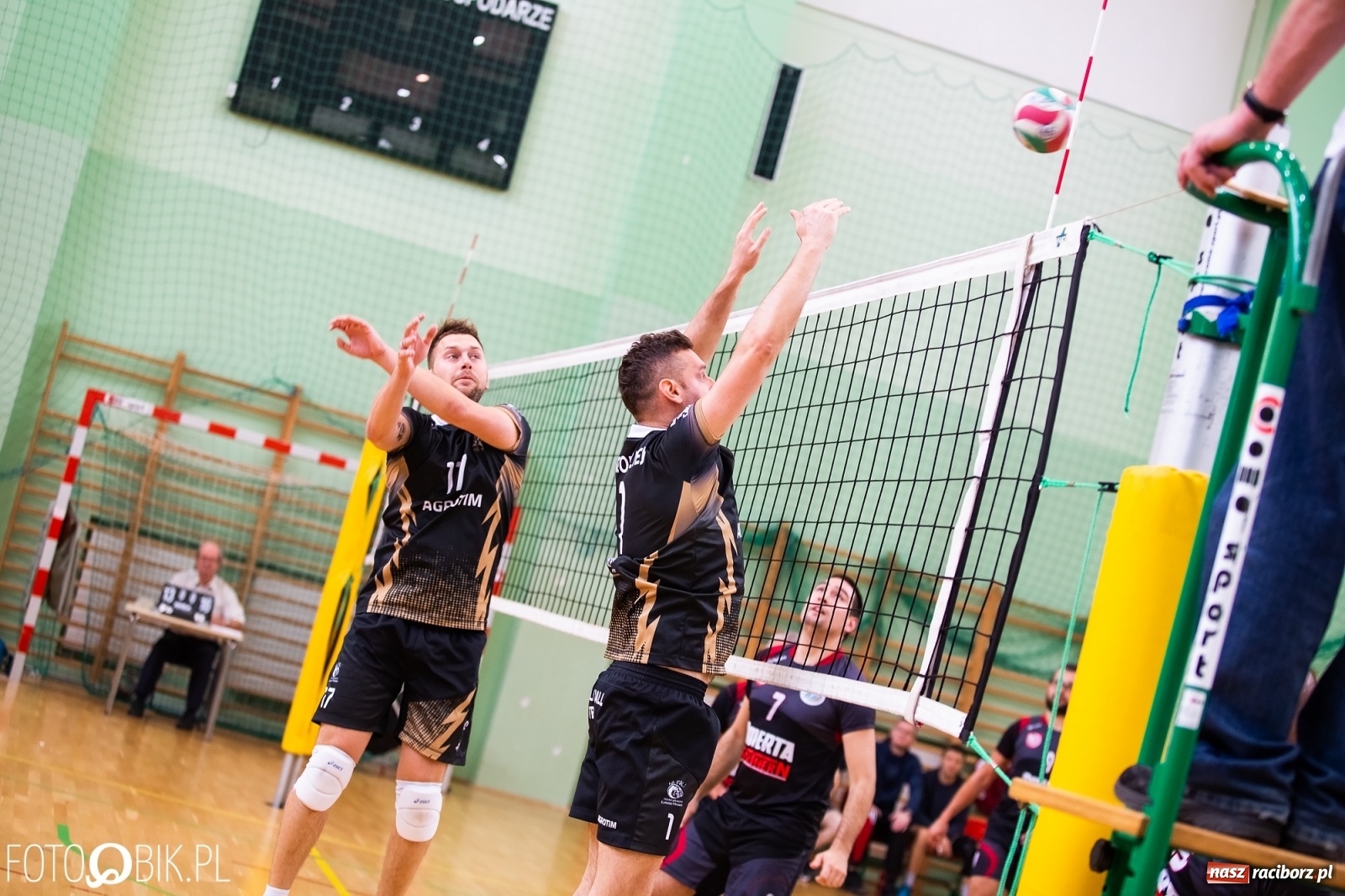 Zdjęcie w galerii na portalu naszraciborz.pl: Inauguracja nowego sezonu RLPS w Arenie Rafako wiadomości z regionu