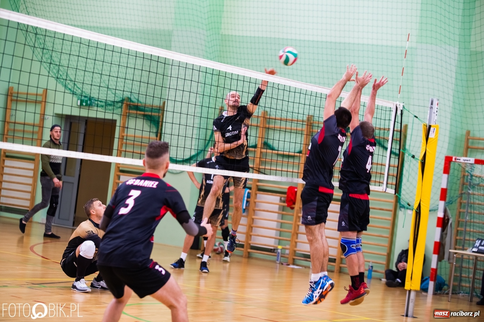 Zdjęcie w galerii na portalu naszraciborz.pl: Inauguracja nowego sezonu RLPS w Arenie Rafako wiadomości z regionu